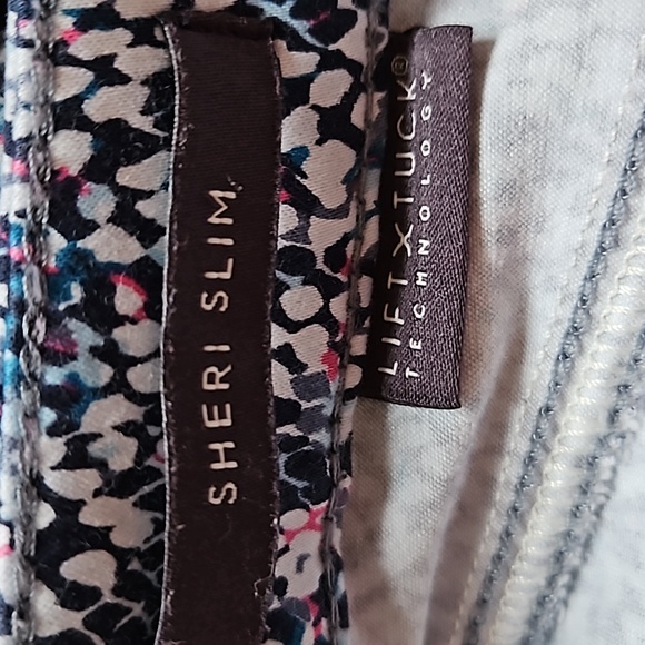 NYDJ Sheri Slim Blue Snake Print Pants - Picture 9 of 9